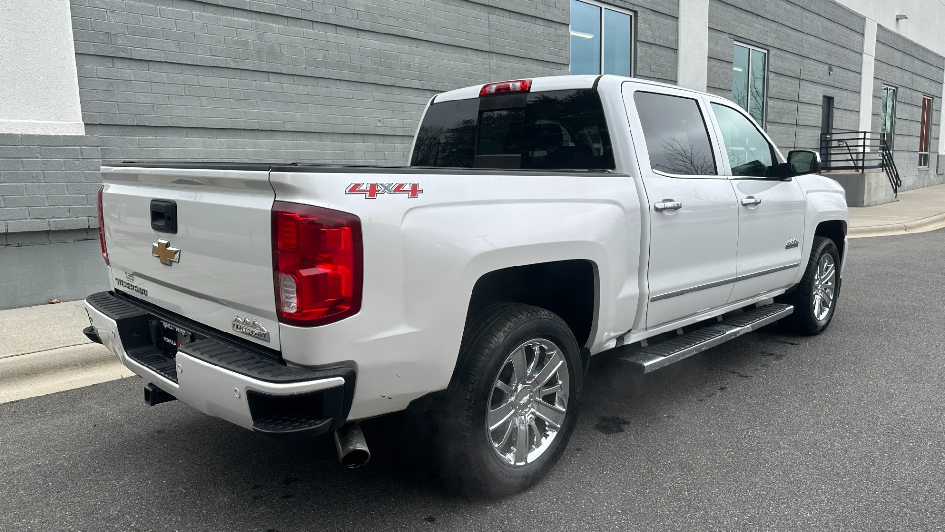 Used 2016 Chevrolet Silverado 1500 HIGH COUNTRY / PREMIUM PACKAGE / PEARL PAINT / SUNROOF / 4X4 for sale Sold at Formula Imports in Charlotte NC 28227 7