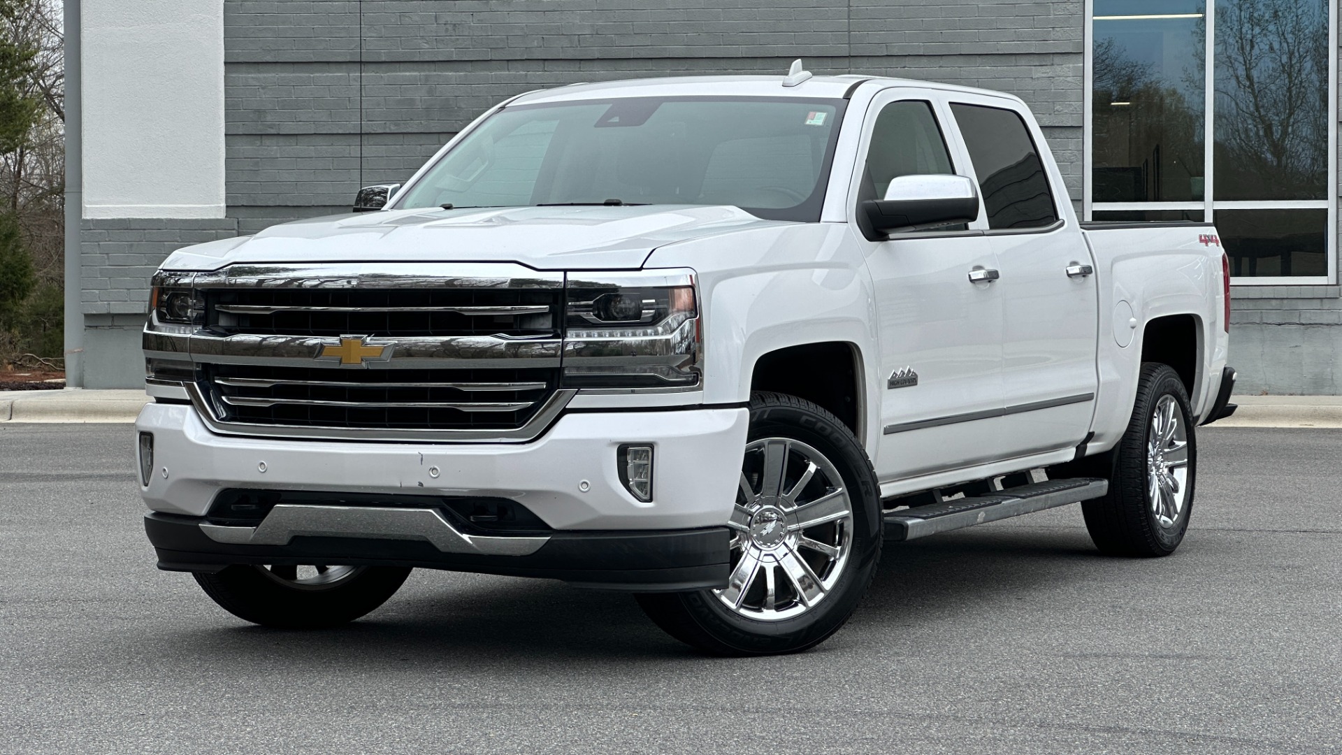 Used 2016 Chevrolet Silverado 1500 HIGH COUNTRY / PREMIUM PACKAGE / PEARL PAINT / SUNROOF / 4X4 for sale Sold at Formula Imports in Charlotte NC 28227 1