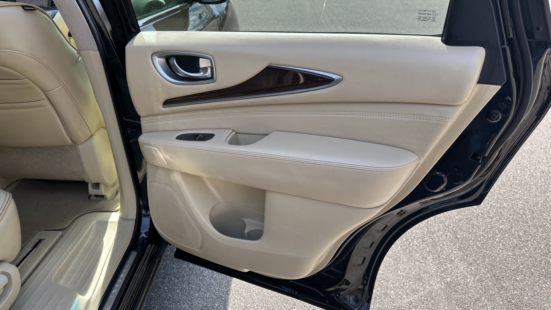 Used 2013 INFINITI JX35 AWD / DVD THEATER PKG / PREMIUM / DELUXE TECH / CARGO / TECH PKG for sale Sold at Formula Imports in Charlotte NC 28227 32