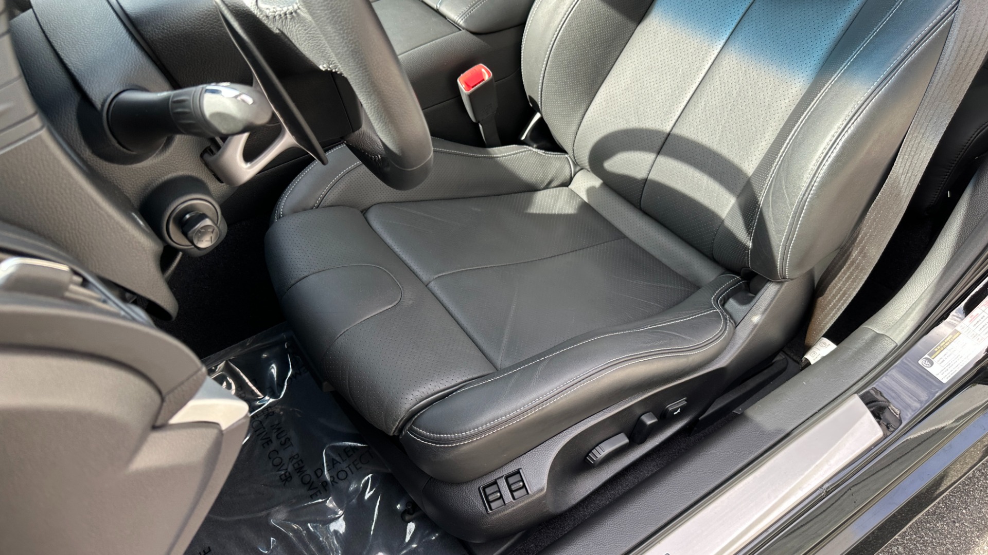 Used 2015 INFINITI Q60 Coupe JOURNEY / SPORT / PREMIUM / NAVIGATION / MIDNIGHT GRILLE for sale Sold at Formula Imports in Charlotte NC 28227 14