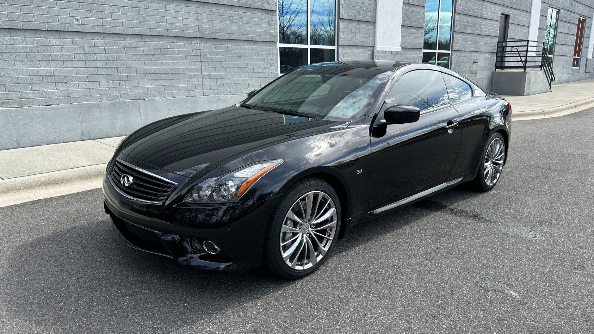 Used 2015 INFINITI Q60 Coupe JOURNEY / SPORT / PREMIUM / NAVIGATION / MIDNIGHT GRILLE for sale Sold at Formula Imports in Charlotte NC 28227 2