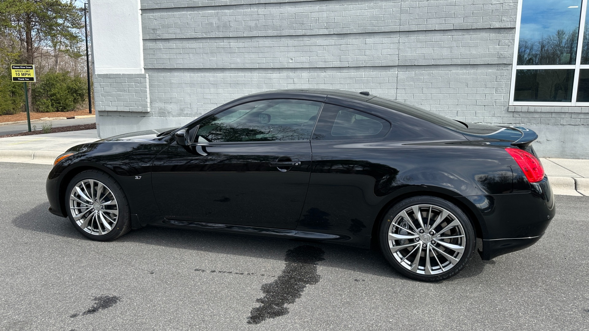 Used 2015 INFINITI Q60 Coupe JOURNEY / SPORT / PREMIUM / NAVIGATION / MIDNIGHT GRILLE for sale Sold at Formula Imports in Charlotte NC 28227 3