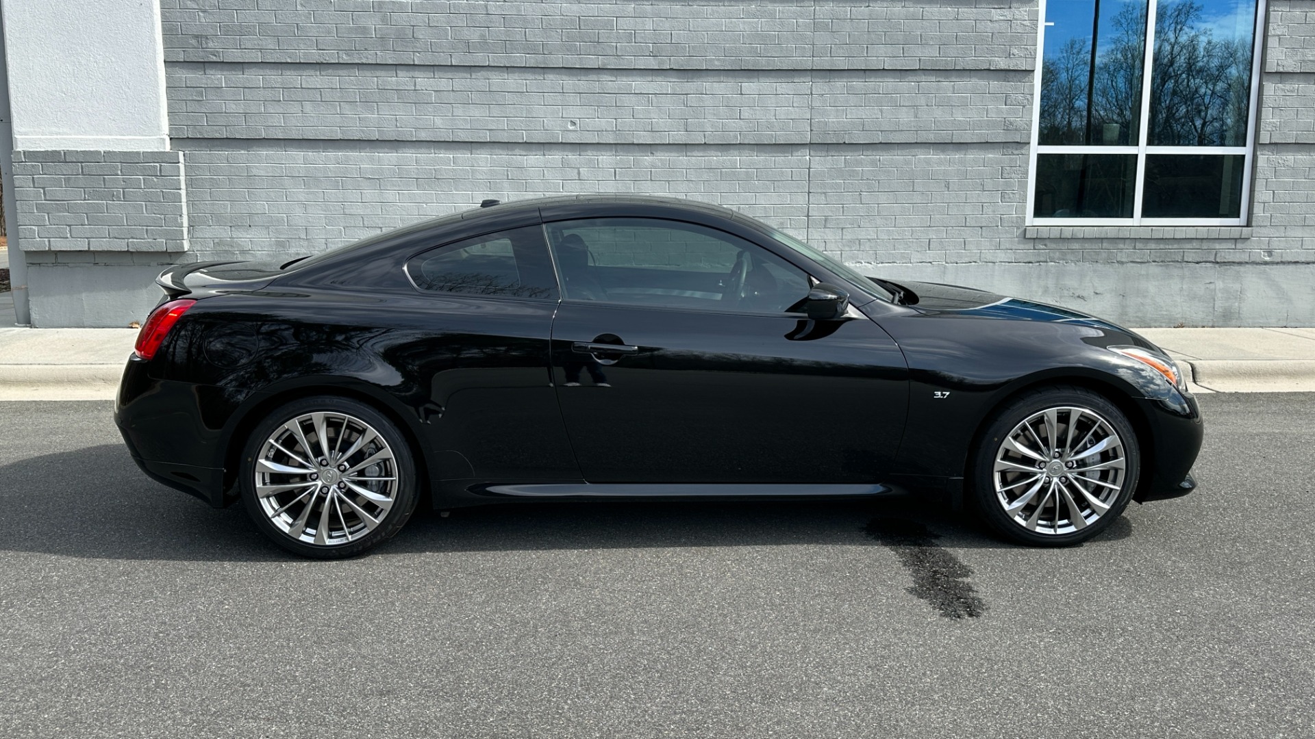 Used 2015 INFINITI Q60 Coupe JOURNEY / SPORT / PREMIUM / NAVIGATION / MIDNIGHT GRILLE for sale Sold at Formula Imports in Charlotte NC 28227 6