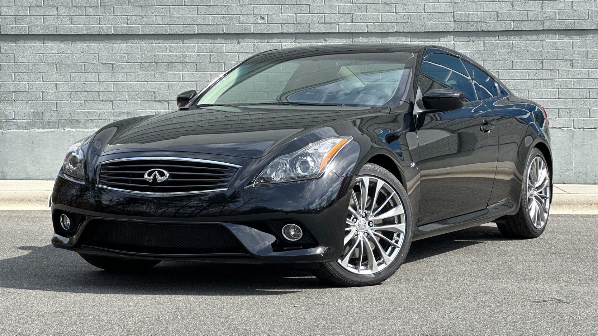 Used 2015 INFINITI Q60 Coupe JOURNEY / SPORT / PREMIUM / NAVIGATION / MIDNIGHT GRILLE for sale Sold at Formula Imports in Charlotte NC 28227 1