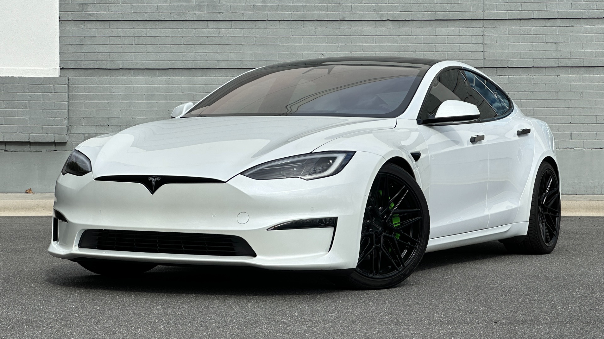 Used 2022 Tesla Model S PLAID / VOSSEN WHEELS / CARBON FIBER / AUTOPILOT / WHITE INTERIOR for sale Sold at Formula Imports in Charlotte NC 28227 1