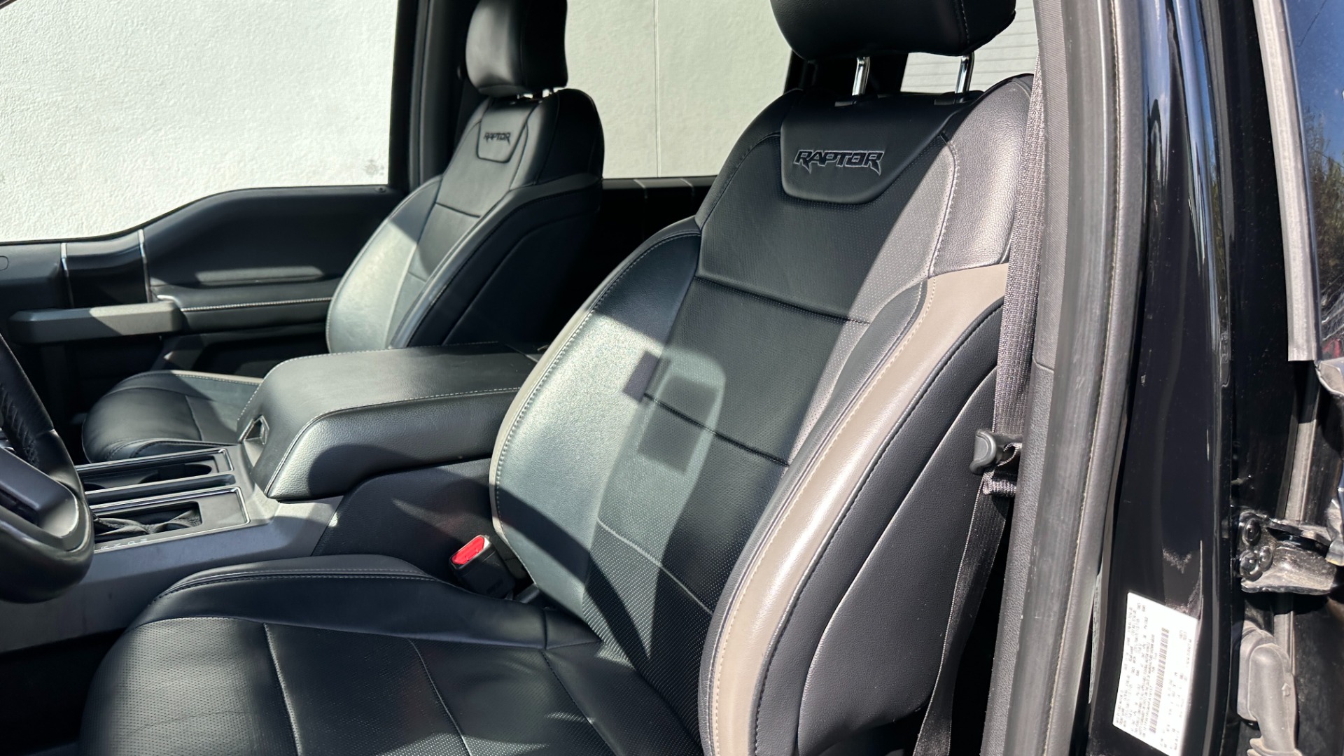 Used 2017 Ford F-150 RAPTOR / 802A PACKAGE / TAILGATE STEP / BEDLINER / SYNC 3 for sale $44,995 at Formula Imports in Charlotte NC 28227 13