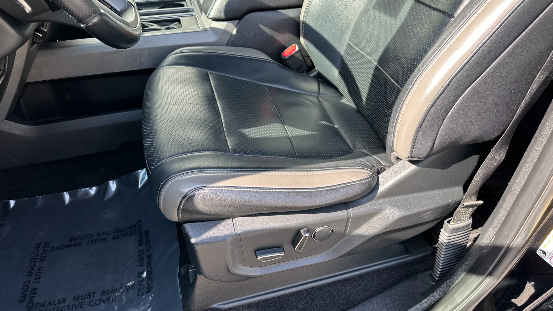 Used 2017 Ford F-150 RAPTOR / 802A PACKAGE / TAILGATE STEP / BEDLINER / SYNC 3 for sale $44,995 at Formula Imports in Charlotte NC 28227 14