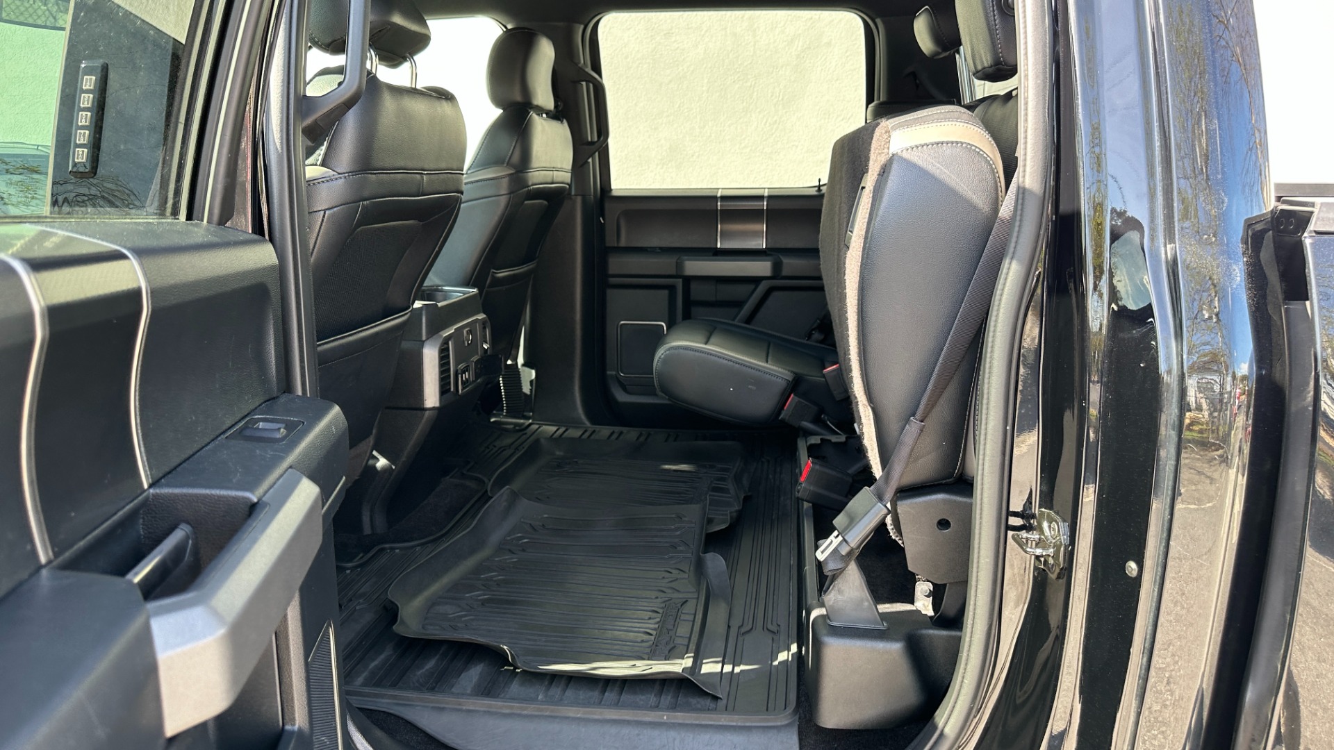 Used 2017 Ford F-150 RAPTOR / 802A PACKAGE / TAILGATE STEP / BEDLINER / SYNC 3 for sale $44,995 at Formula Imports in Charlotte NC 28227 21