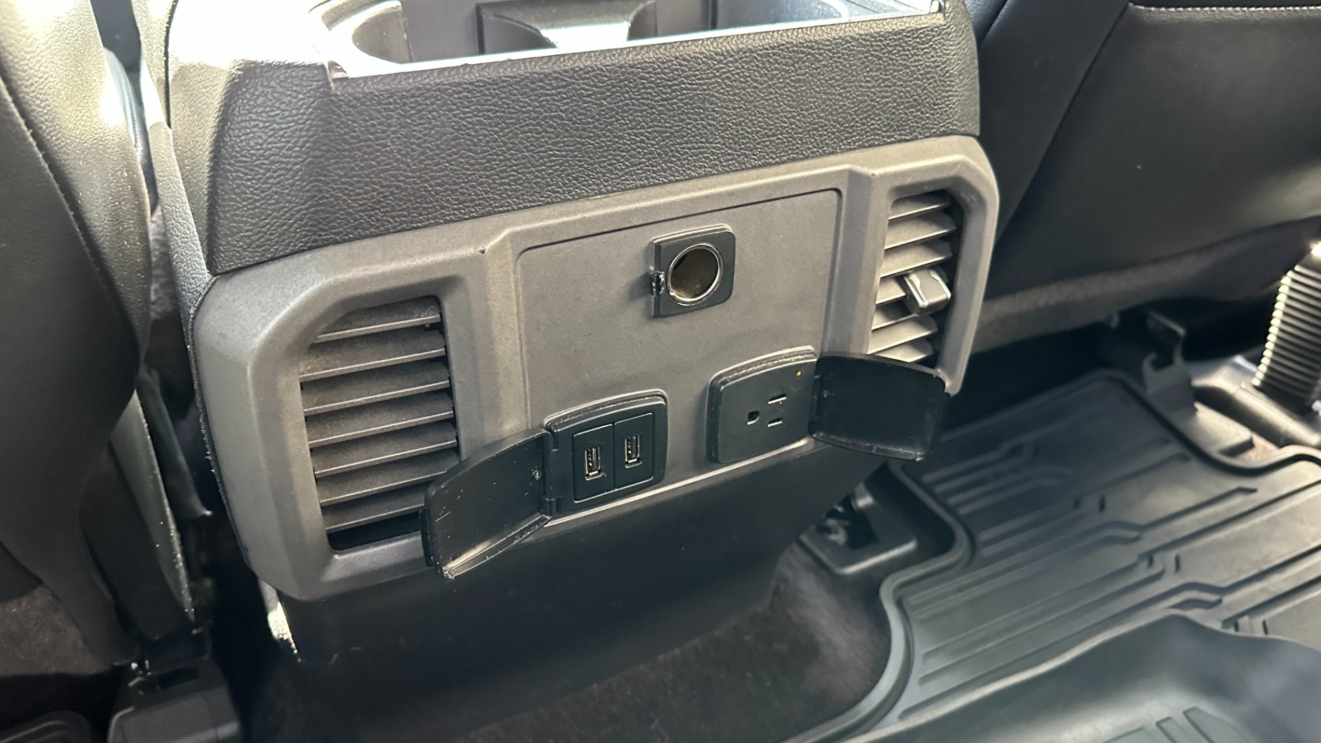 Used 2017 Ford F-150 RAPTOR / 802A PACKAGE / TAILGATE STEP / BEDLINER / SYNC 3 for sale $44,995 at Formula Imports in Charlotte NC 28227 25