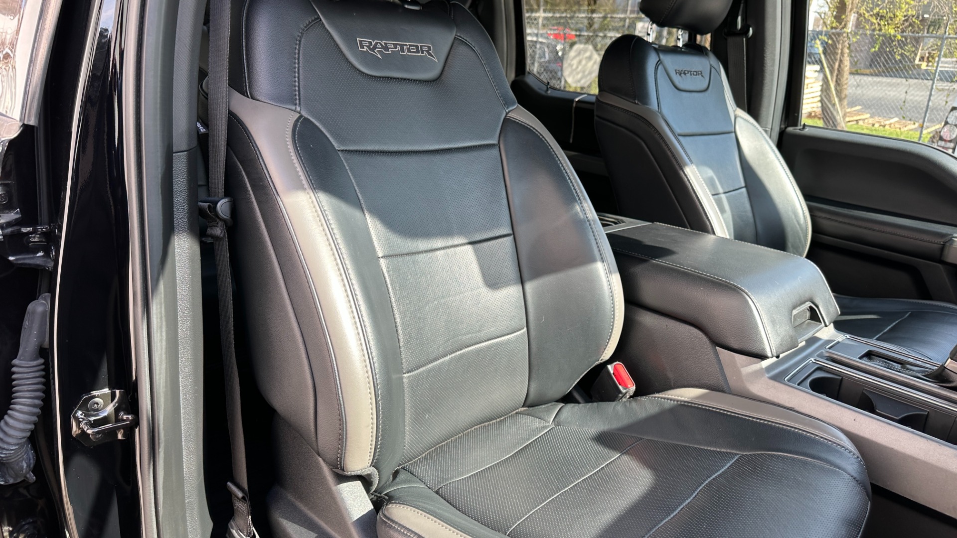 Used 2017 Ford F-150 RAPTOR / 802A PACKAGE / TAILGATE STEP / BEDLINER / SYNC 3 for sale $44,995 at Formula Imports in Charlotte NC 28227 34