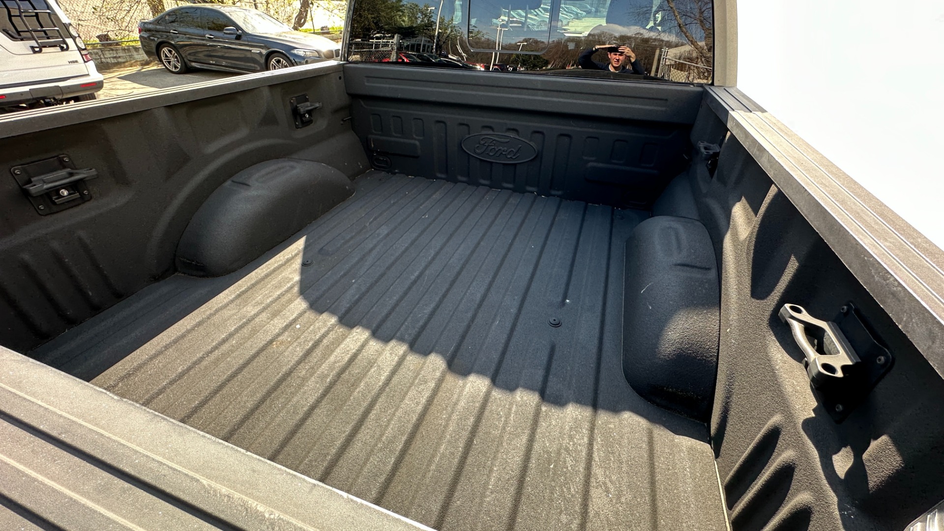 Used 2017 Ford F-150 RAPTOR / 802A PACKAGE / TAILGATE STEP / BEDLINER / SYNC 3 for sale $44,995 at Formula Imports in Charlotte NC 28227 37