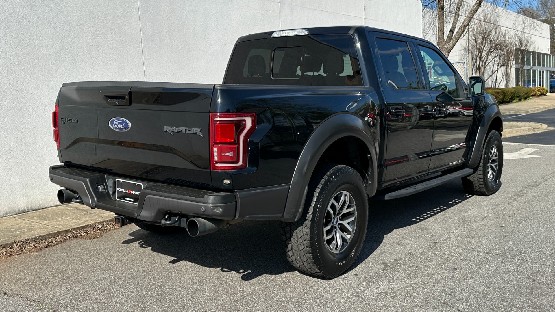 Used 2017 Ford F-150 RAPTOR / 802A PACKAGE / TAILGATE STEP / BEDLINER / SYNC 3 for sale $44,995 at Formula Imports in Charlotte NC 28227 4