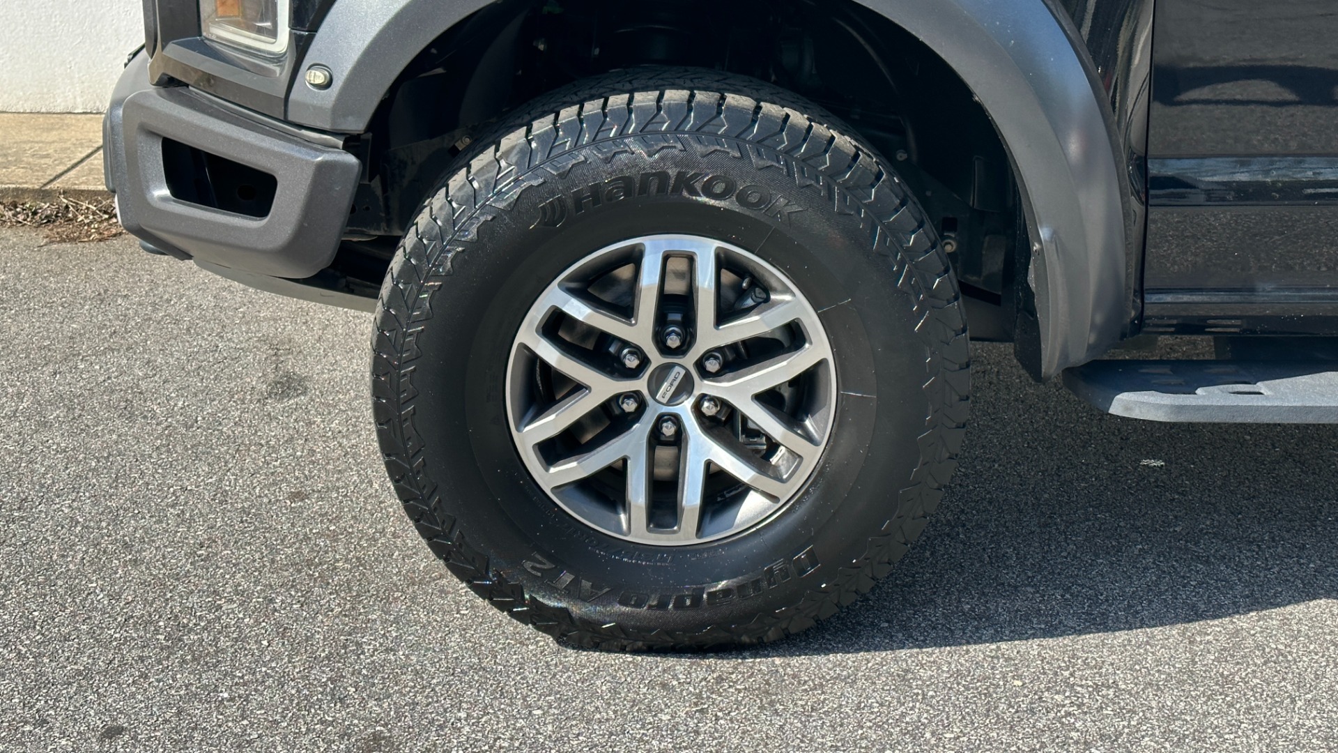 Used 2017 Ford F-150 RAPTOR / 802A PACKAGE / TAILGATE STEP / BEDLINER / SYNC 3 for sale $44,995 at Formula Imports in Charlotte NC 28227 44