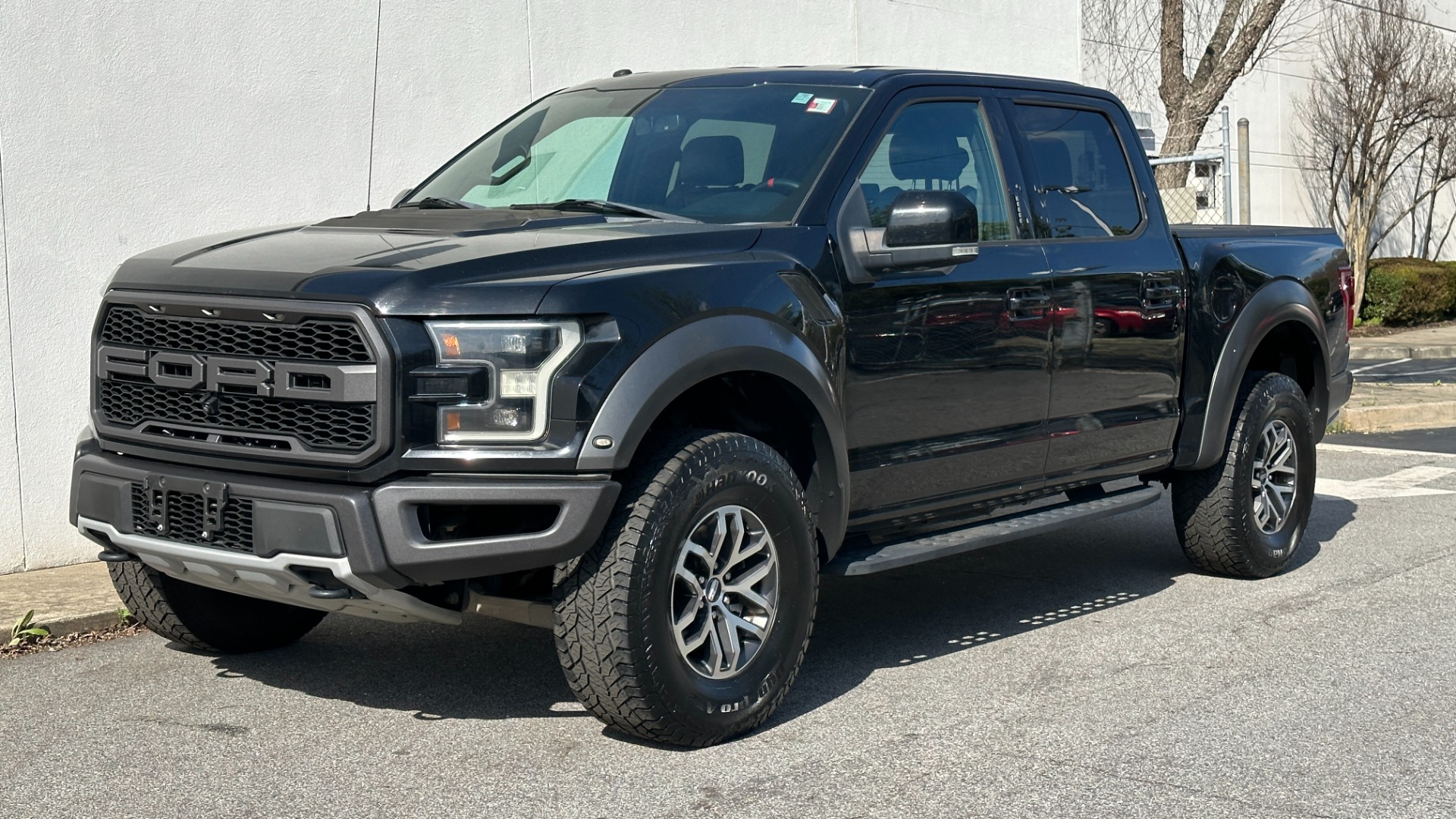 Used 2017 Ford F-150 RAPTOR / 802A PACKAGE / TAILGATE STEP / BEDLINER / SYNC 3 for sale $44,995 at Formula Imports in Charlotte NC 28227 5