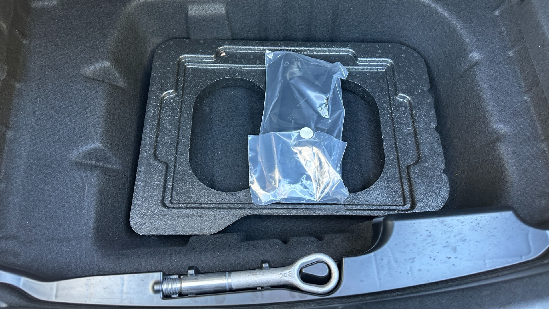 Used 2020 Mercedes-Benz E-Class E 350 / AMG LINE / AMG WHEELS / BURMESTER AUDIO / PREMIUM PKG for sale Sold at Formula Imports in Charlotte NC 28227 36