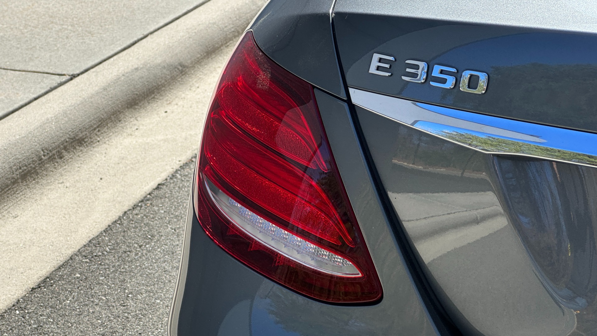 Used 2020 Mercedes-Benz E-Class E 350 / AMG LINE / AMG WHEELS / BURMESTER AUDIO / PREMIUM PKG for sale Sold at Formula Imports in Charlotte NC 28227 39
