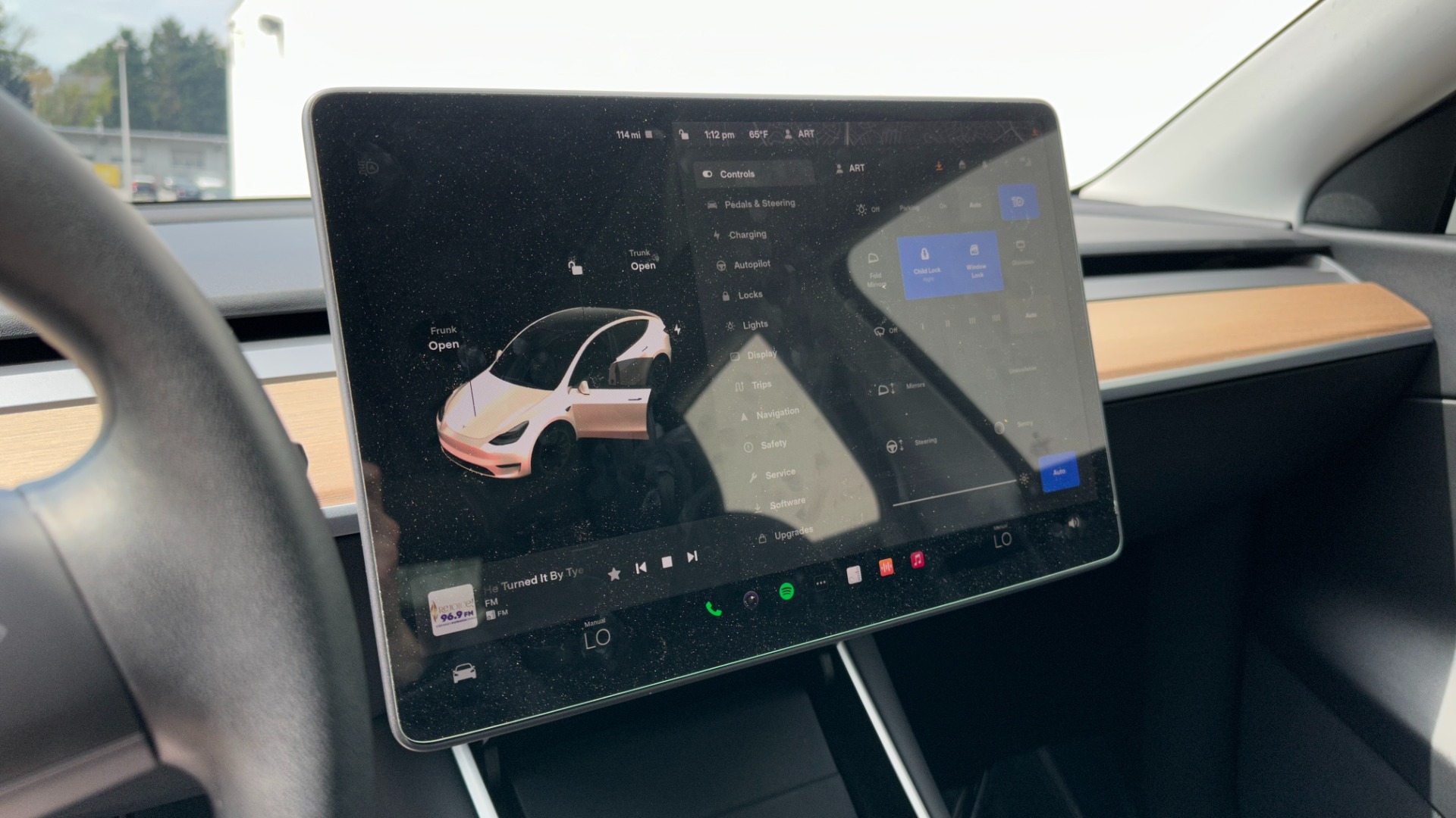 Used 2020 Tesla MODEL Y LONG RANGE ACCELERATION BOOST / AUTOPILOT / STANDARD CONNECTIVITY / WOOD TRIM for sale $44,495 at Formula Imports in Charlotte NC 28227 15