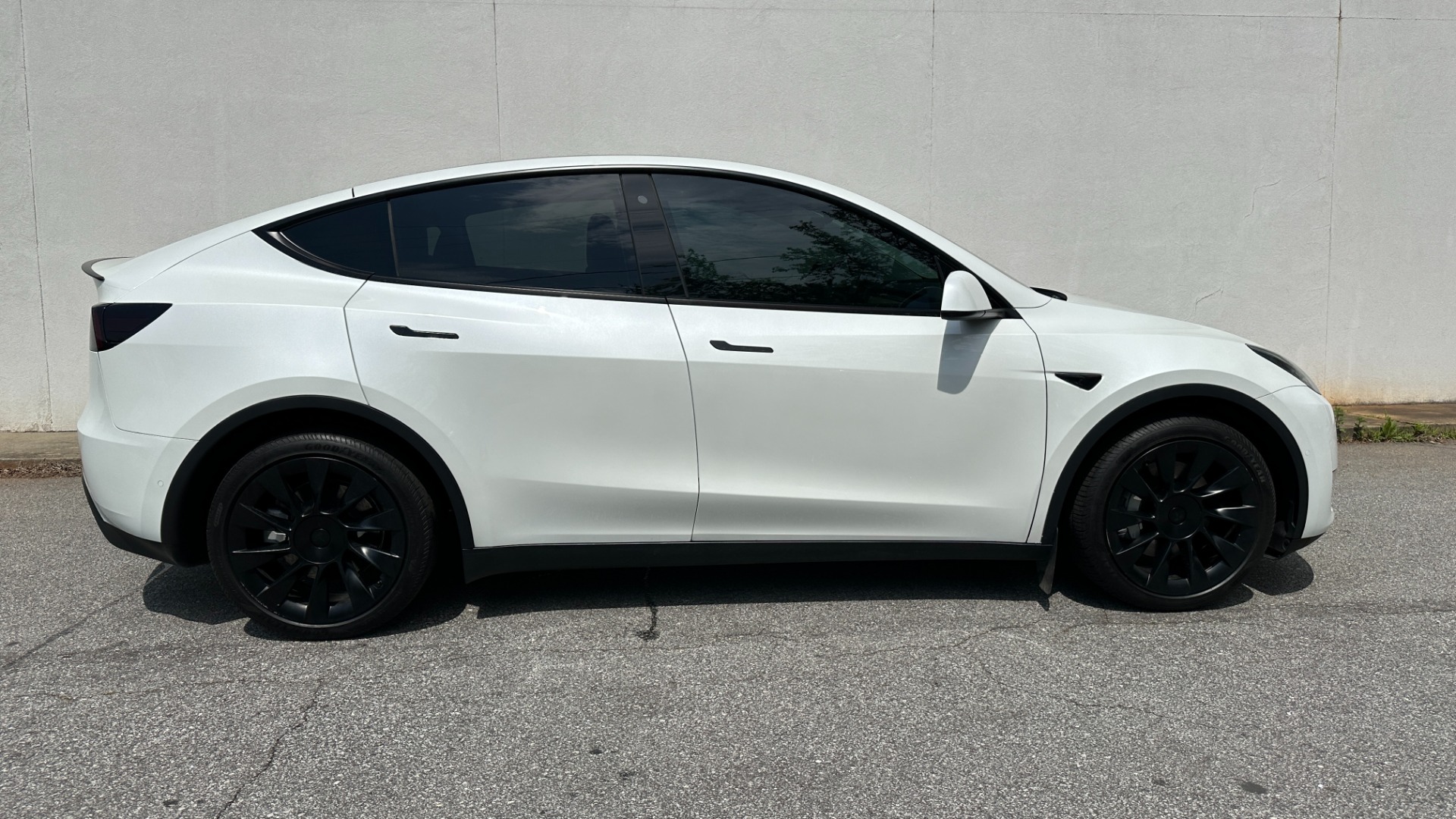 Used 2020 Tesla MODEL Y LONG RANGE ACCELERATION BOOST / AUTOPILOT / STANDARD CONNECTIVITY / WOOD TRIM for sale $44,495 at Formula Imports in Charlotte NC 28227 5