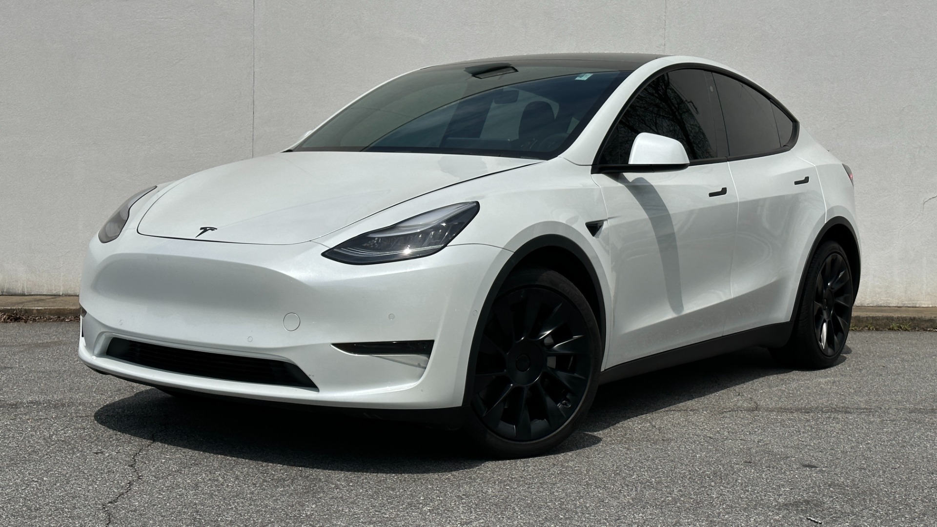 Used 2020 Tesla MODEL Y LONG RANGE ACCELERATION BOOST / AUTOPILOT / STANDARD CONNECTIVITY / WOOD TRIM for sale $44,495 at Formula Imports in Charlotte NC 28227 1