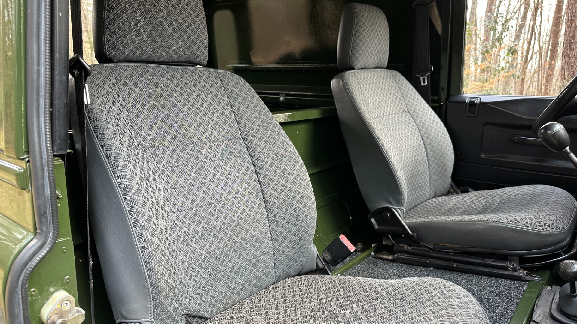 Used 1994 Land Rover Defender Defender 90 RESTORED / 200 TDi DIESEL / HARD TOP / REAR BENCH / BUMPERS for sale Sold at Formula Imports in Charlotte NC 28227 29