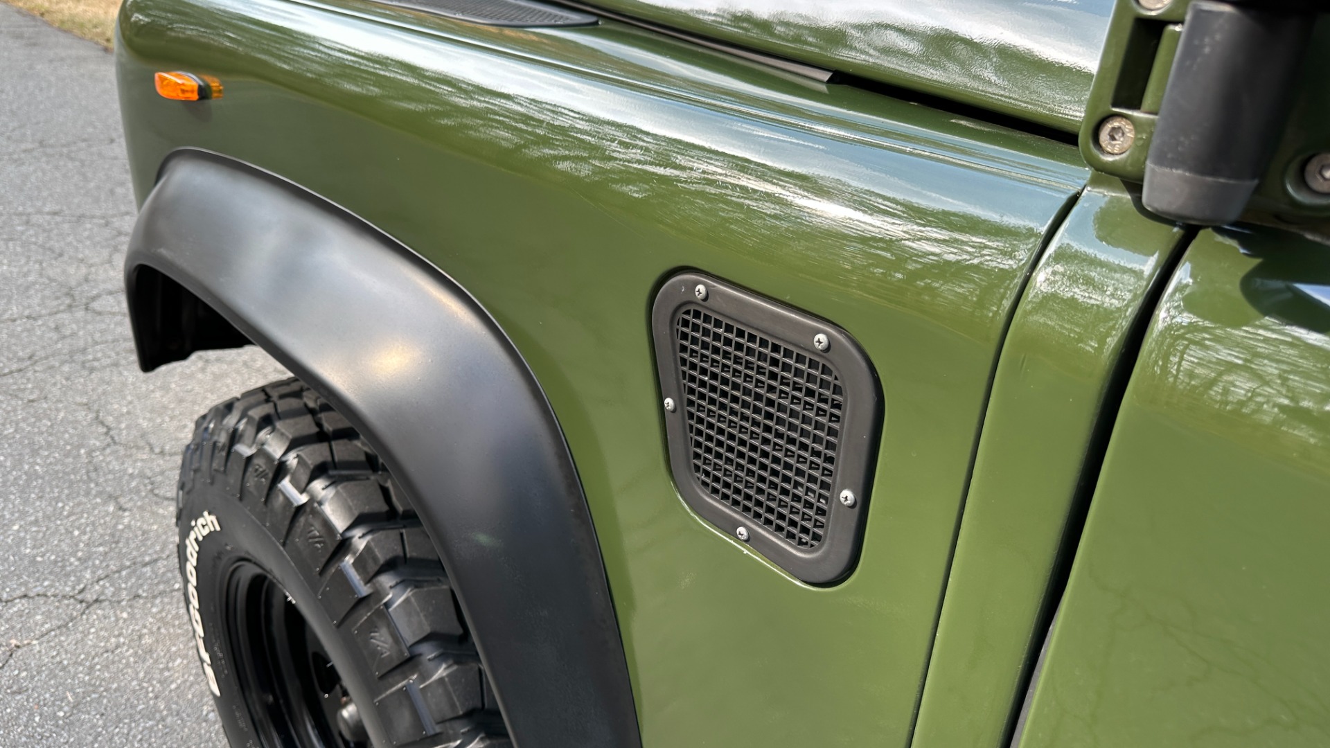 Used 1994 Land Rover Defender Defender 90 RESTORED / 200 TDi DIESEL / HARD TOP / REAR BENCH / BUMPERS for sale Sold at Formula Imports in Charlotte NC 28227 33