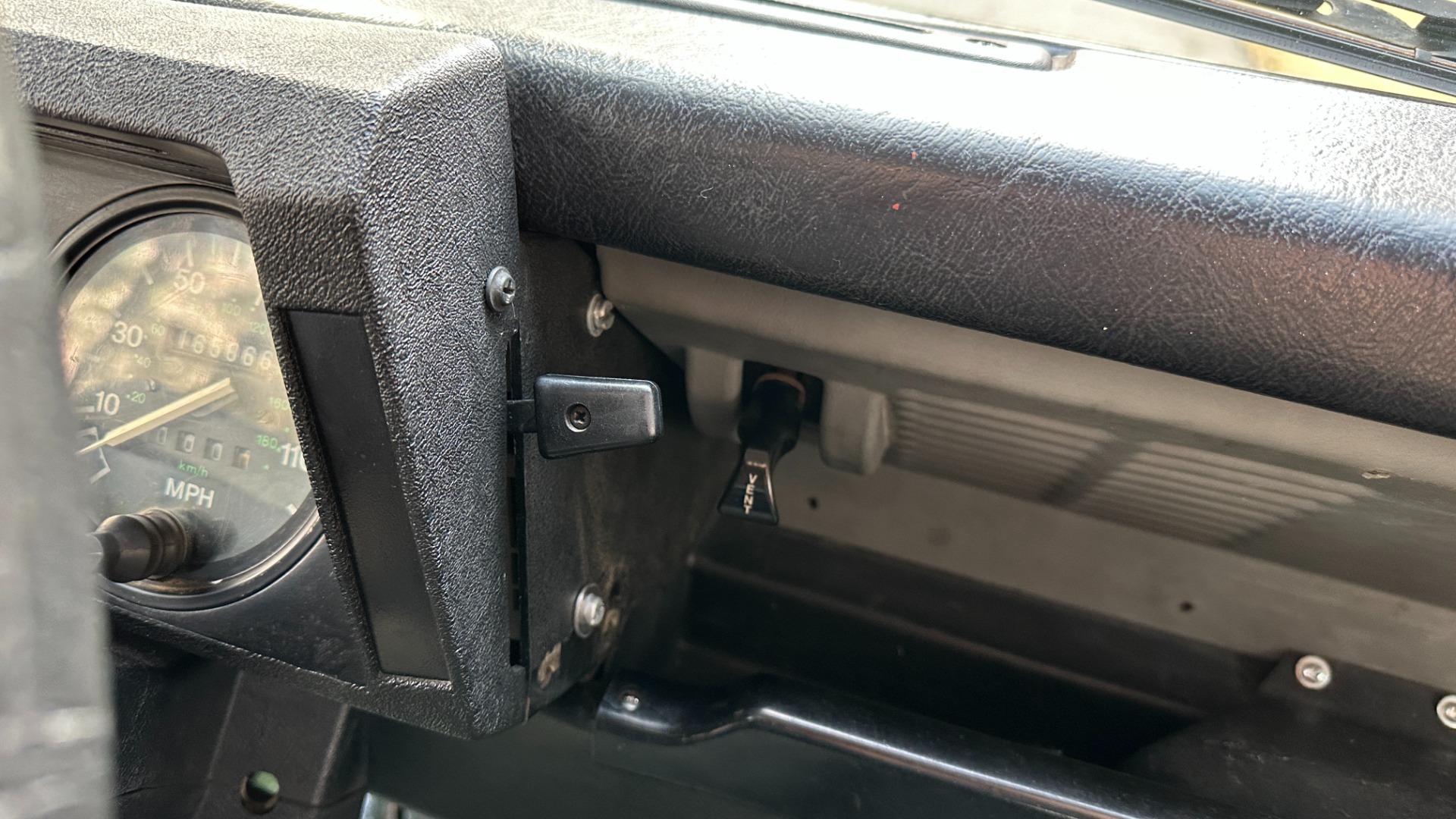 Used 1994 Land Rover Defender Defender 90 RESTORED / 200 TDi DIESEL / HARD TOP / REAR BENCH / BUMPERS for sale Sold at Formula Imports in Charlotte NC 28227 51