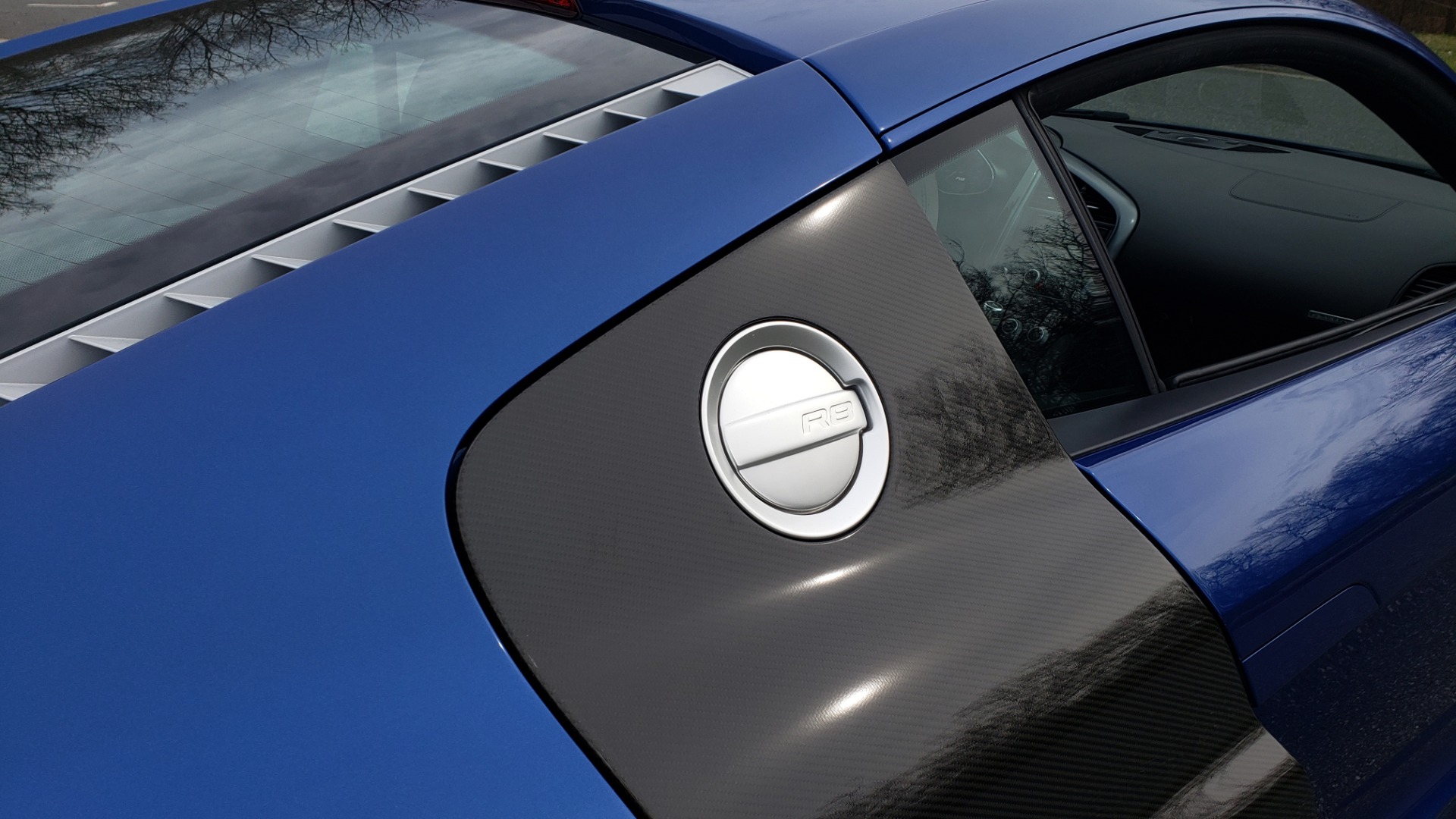 Used 2010 Audi R8 5.2L V10 / AWD / COUPE / NAV / 6-SPD AUTO / CUSTOM WHEELS for sale Sold at Formula Imports in Charlotte NC 28227 12