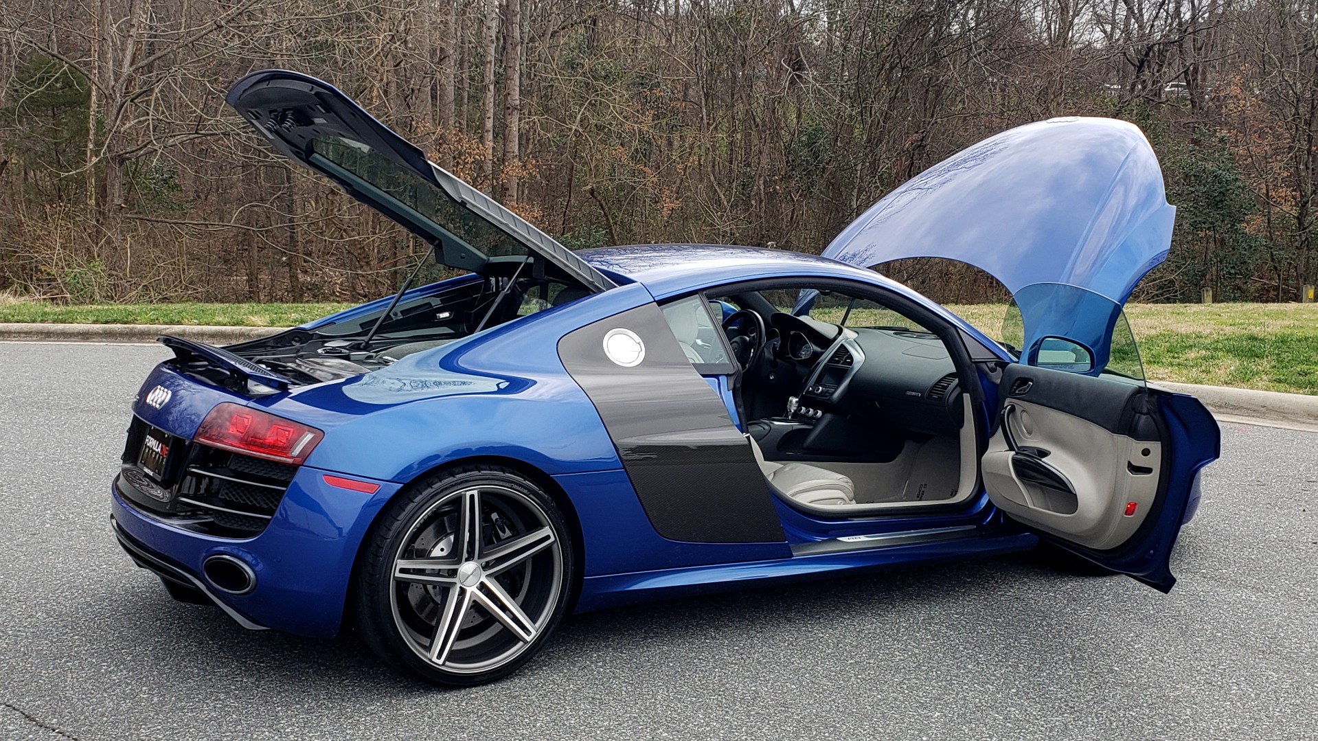 Used 2010 Audi R8 5.2L V10 / AWD / COUPE / NAV / 6-SPD AUTO / CUSTOM WHEELS for sale Sold at Formula Imports in Charlotte NC 28227 13
