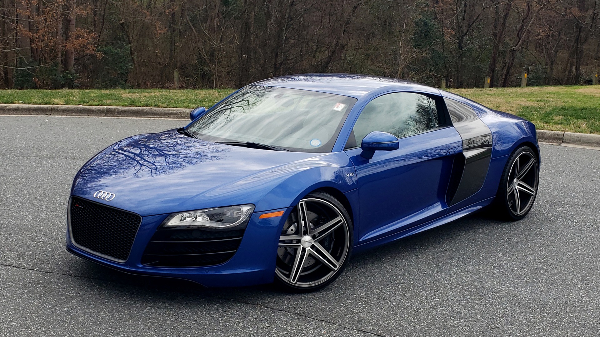 Used 2010 Audi R8 5.2L V10 / AWD / COUPE / NAV / 6-SPD AUTO / CUSTOM WHEELS for sale Sold at Formula Imports in Charlotte NC 28227 2