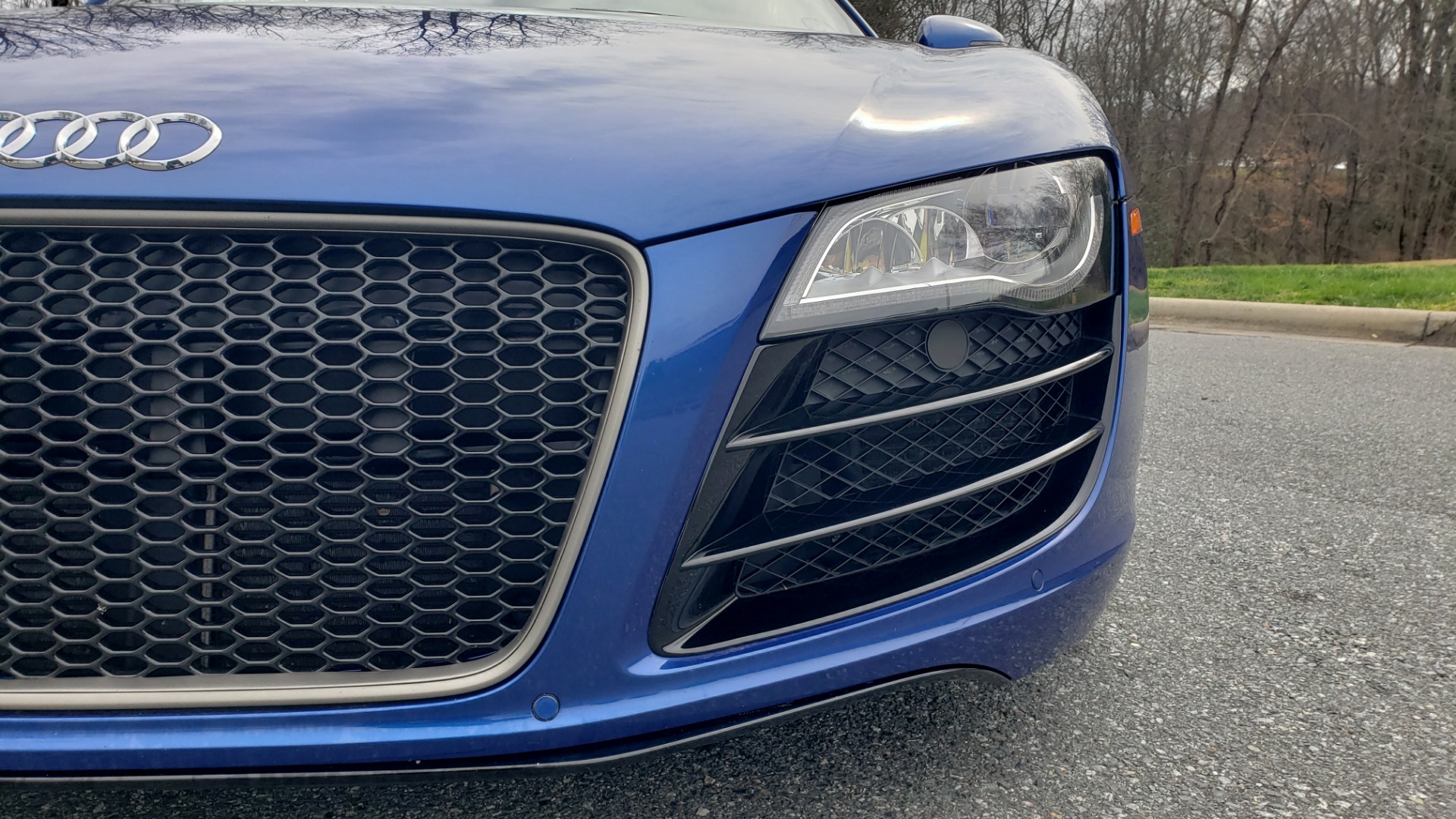 Used 2010 Audi R8 5.2L V10 / AWD / COUPE / NAV / 6-SPD AUTO / CUSTOM WHEELS for sale Sold at Formula Imports in Charlotte NC 28227 26