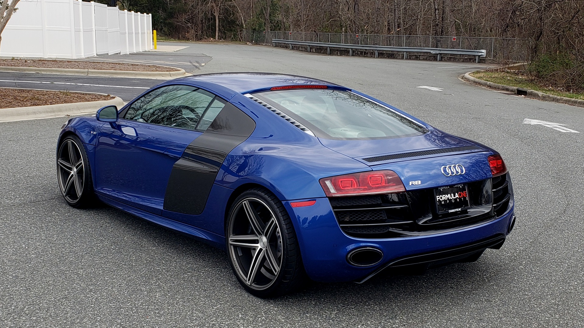 Used 2010 Audi R8 5.2L V10 / AWD / COUPE / NAV / 6-SPD AUTO / CUSTOM WHEELS for sale Sold at Formula Imports in Charlotte NC 28227 4