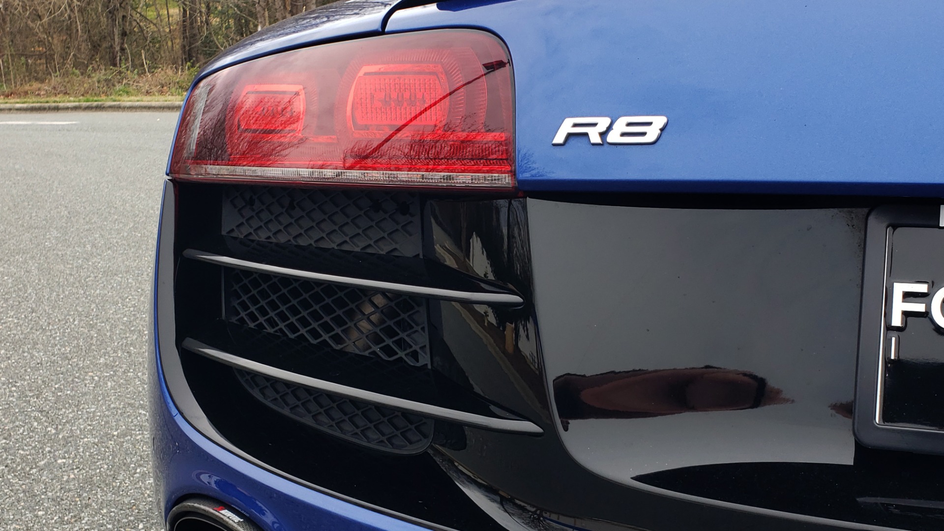 Used 2010 Audi R8 5.2L V10 / AWD / COUPE / NAV / 6-SPD AUTO / CUSTOM WHEELS for sale Sold at Formula Imports in Charlotte NC 28227 57