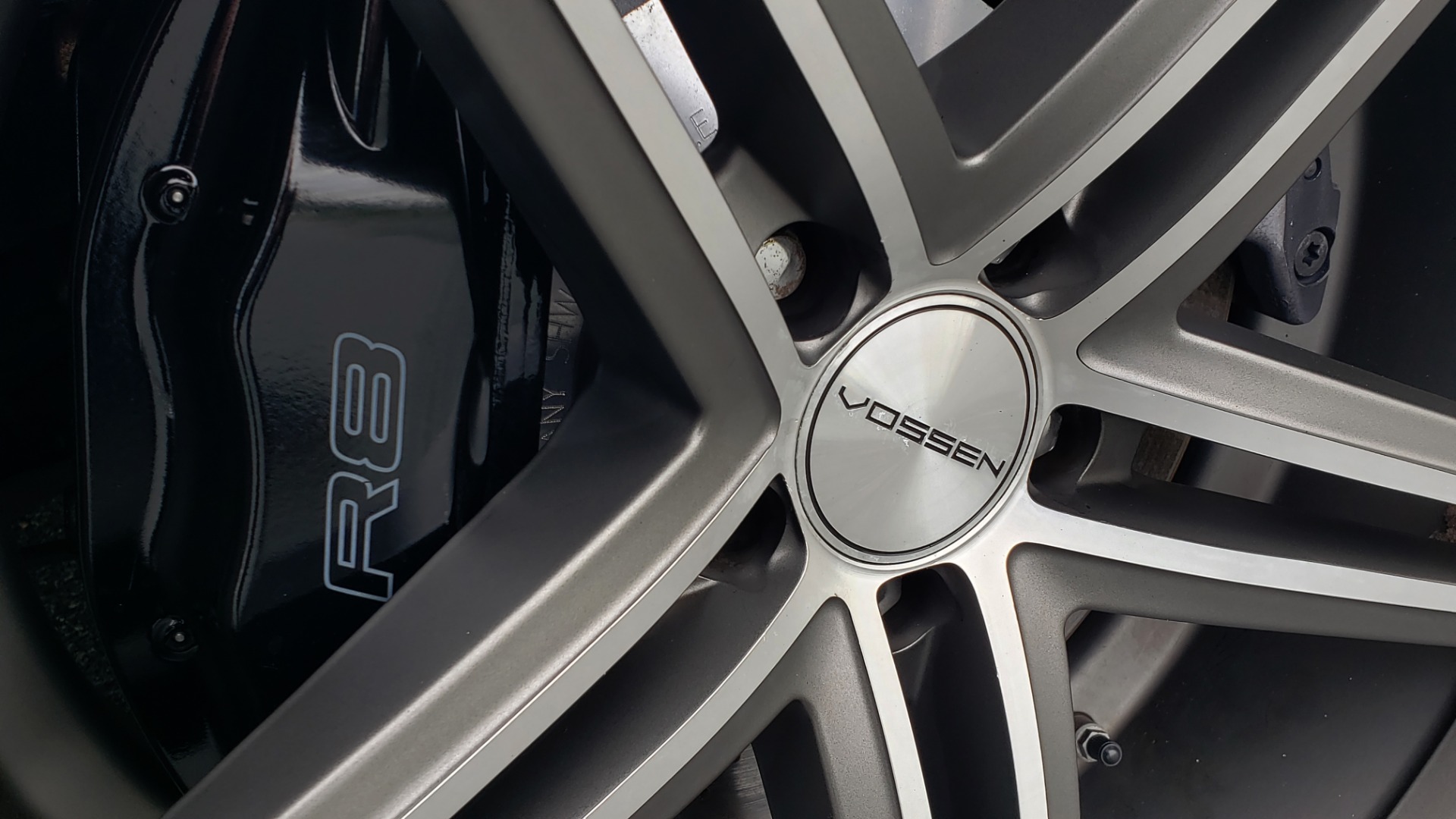 Used 2010 Audi R8 5.2L V10 / AWD / COUPE / NAV / 6-SPD AUTO / CUSTOM WHEELS for sale Sold at Formula Imports in Charlotte NC 28227 70
