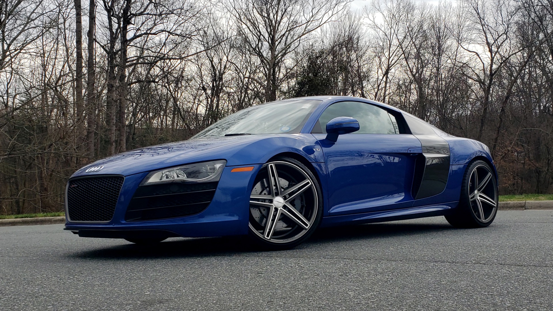 Used 2010 Audi R8 5.2L V10 / AWD / COUPE / NAV / 6-SPD AUTO / CUSTOM WHEELS for sale Sold at Formula Imports in Charlotte NC 28227 1