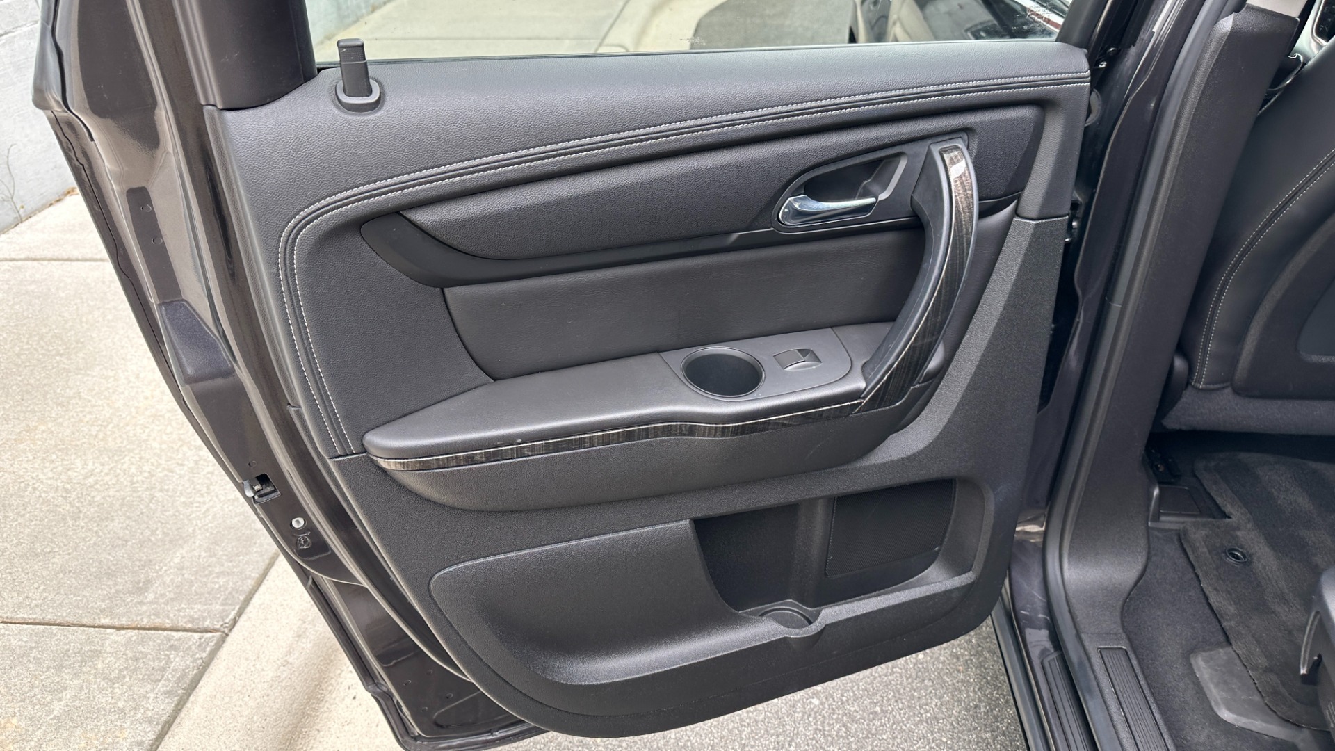 Used 2017 GMC Acadia Limited LIMITED / LEATHER / AWD / CAPTAIN CHAIRS / 3RD ROW SEATING for sale Sold at Formula Imports in Charlotte NC 28227 23