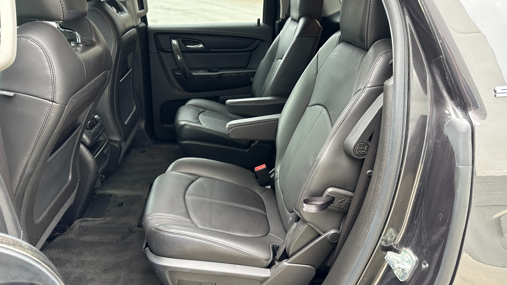 Used 2017 GMC Acadia Limited LIMITED / LEATHER / AWD / CAPTAIN CHAIRS / 3RD ROW SEATING for sale Sold at Formula Imports in Charlotte NC 28227 24