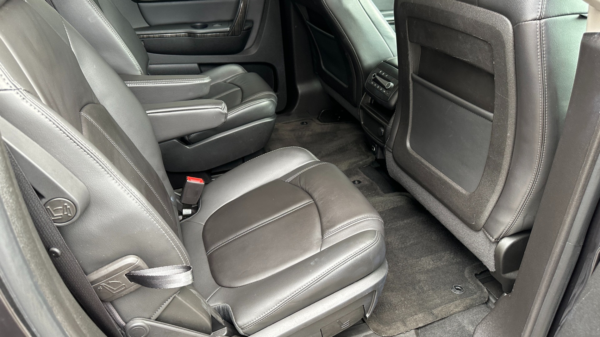 Used 2017 GMC Acadia Limited LIMITED / LEATHER / AWD / CAPTAIN CHAIRS / 3RD ROW SEATING for sale Sold at Formula Imports in Charlotte NC 28227 33