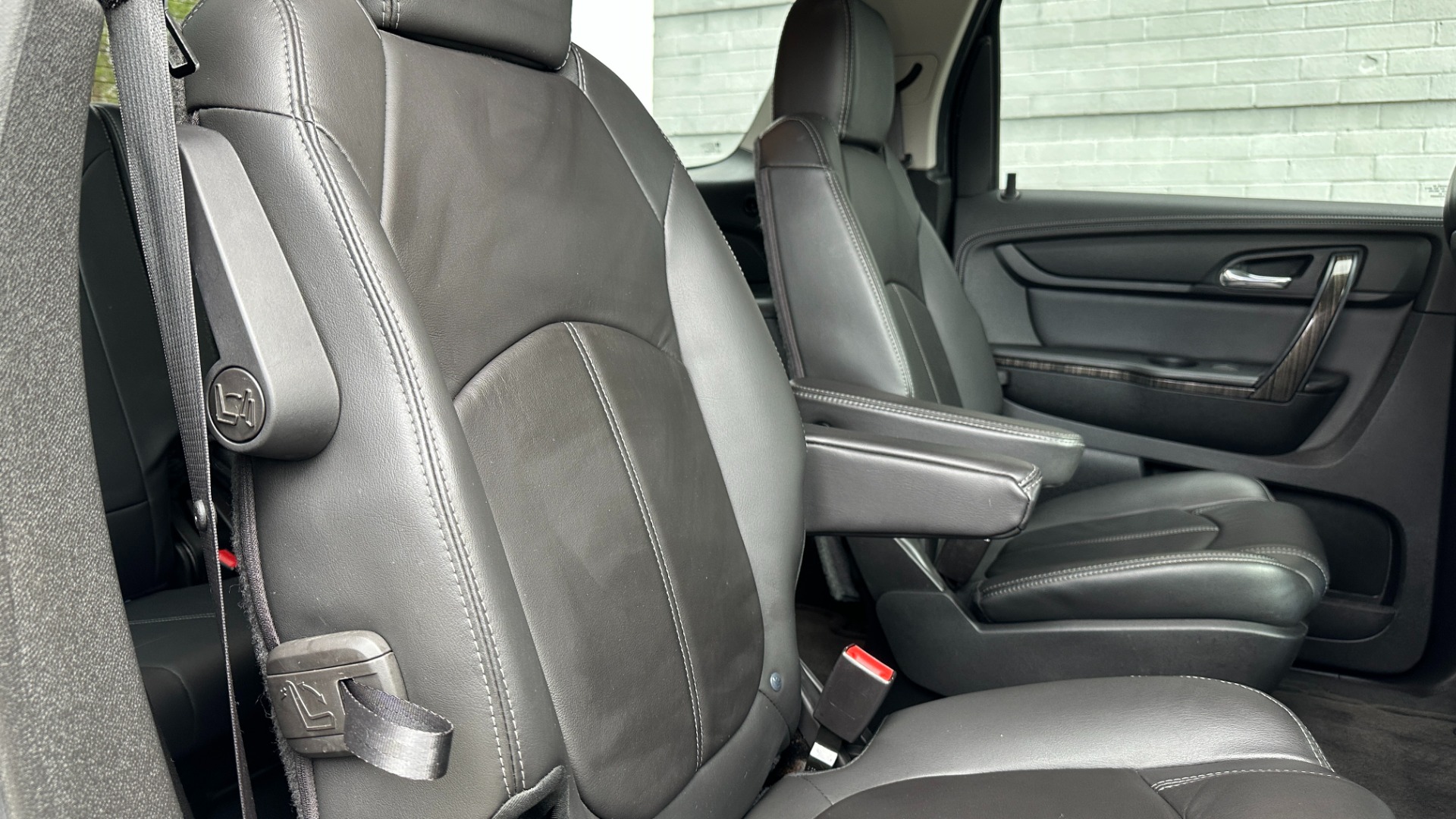 Used 2017 GMC Acadia Limited LIMITED / LEATHER / AWD / CAPTAIN CHAIRS / 3RD ROW SEATING for sale Sold at Formula Imports in Charlotte NC 28227 34