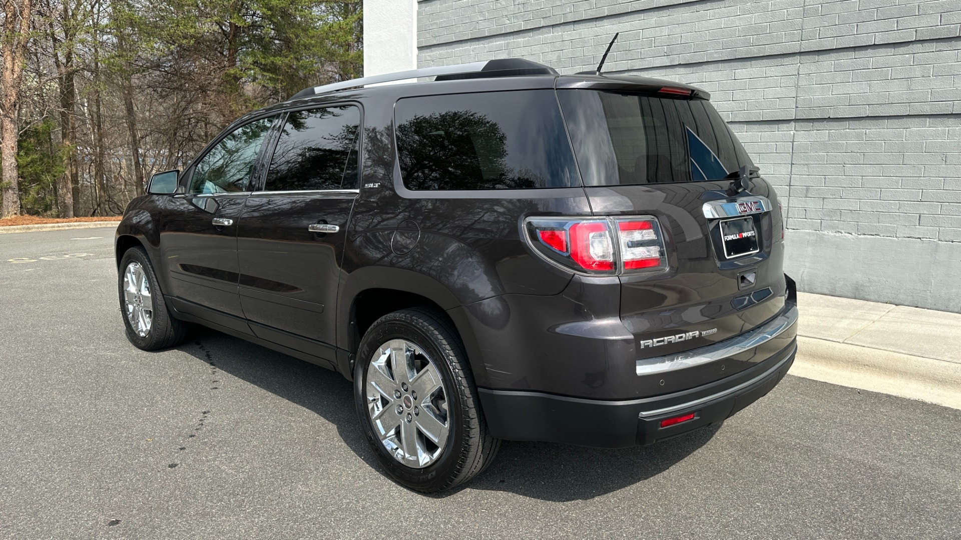 Used 2017 GMC Acadia Limited LIMITED / LEATHER / AWD / CAPTAIN CHAIRS / 3RD ROW SEATING for sale Sold at Formula Imports in Charlotte NC 28227 4