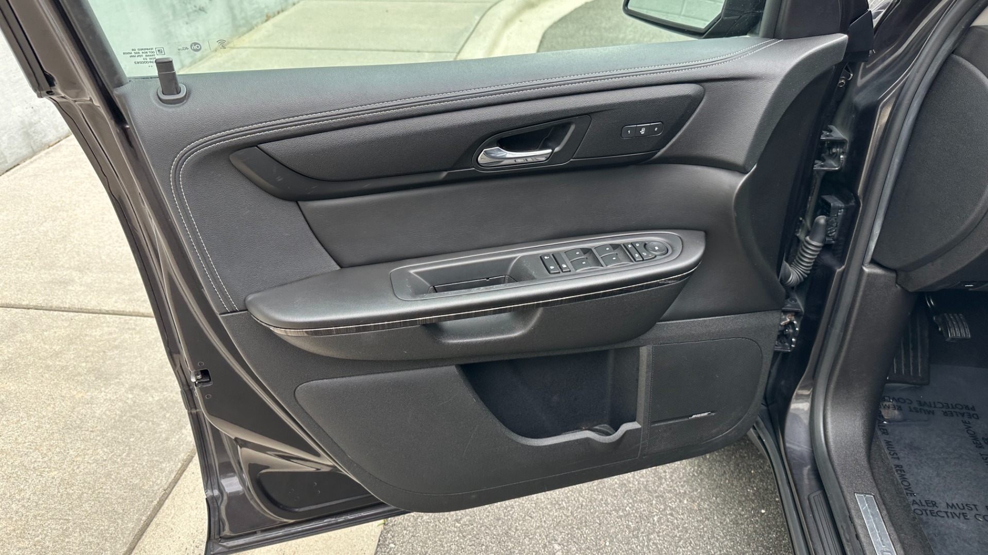 Used 2017 GMC Acadia Limited LIMITED / LEATHER / AWD / CAPTAIN CHAIRS / 3RD ROW SEATING for sale Sold at Formula Imports in Charlotte NC 28227 8