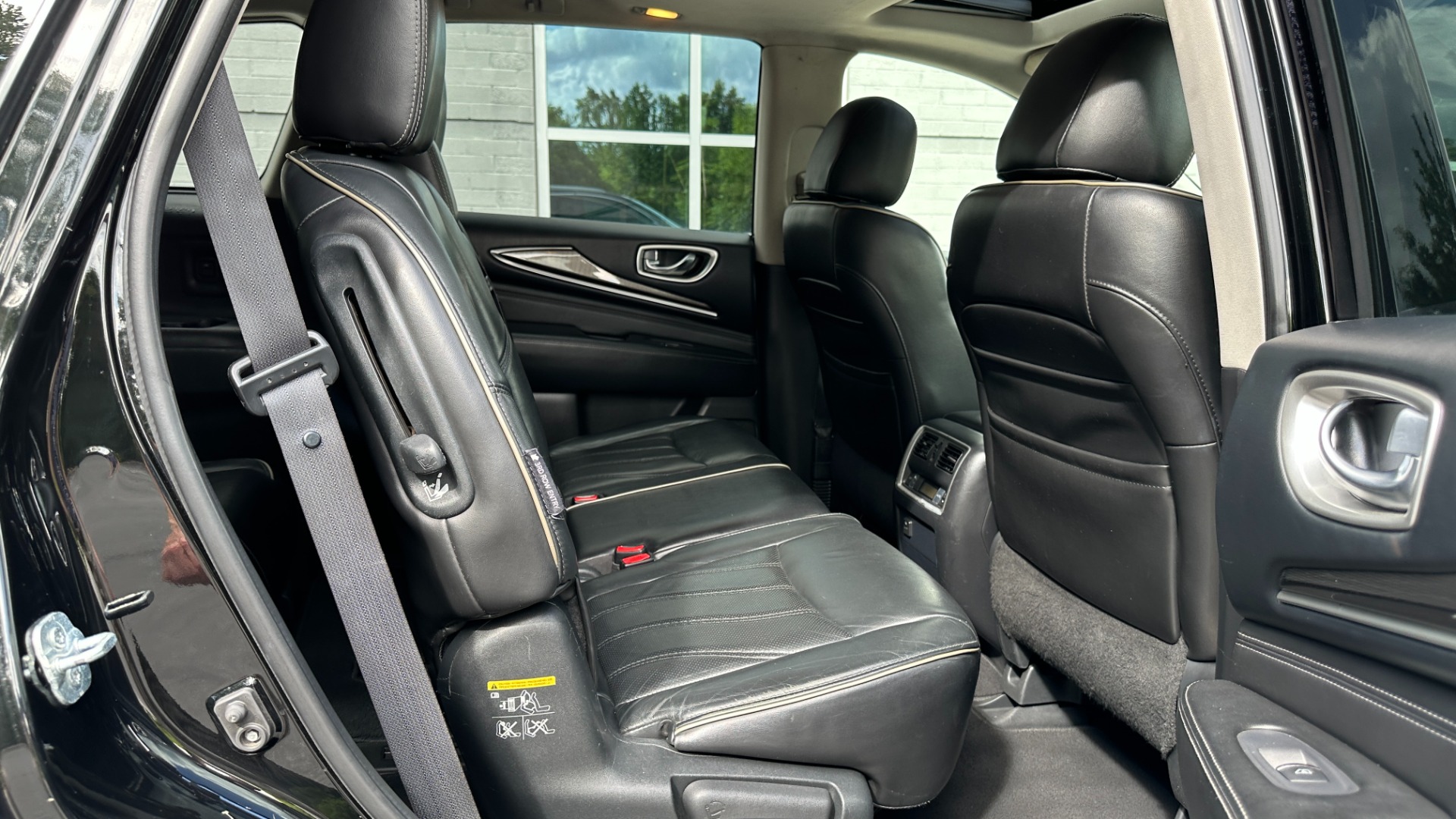 Used 2018 INFINITI QX60 for sale Sold at Formula Imports in Charlotte NC 28227 33