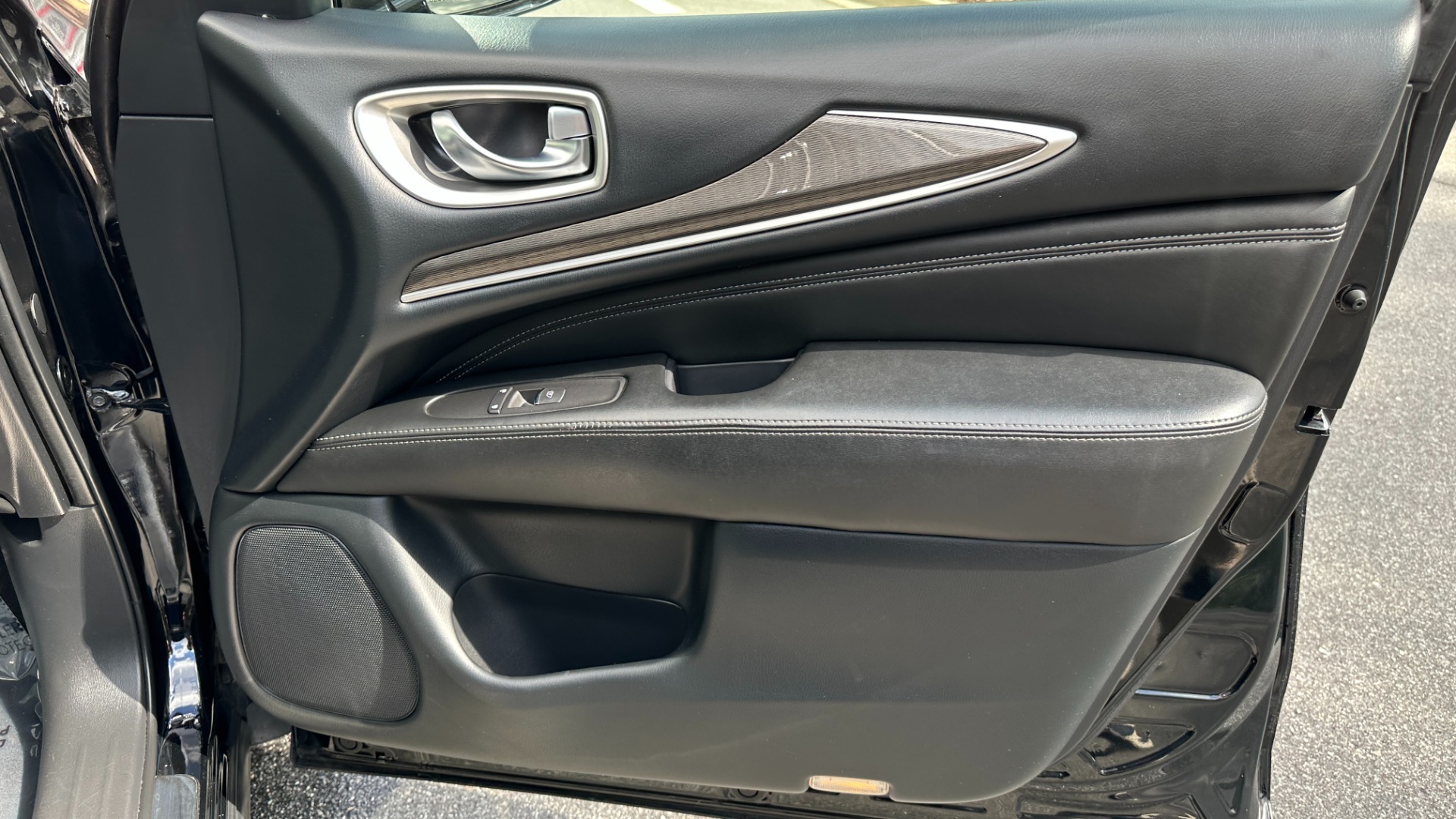 Used 2018 INFINITI QX60 for sale Sold at Formula Imports in Charlotte NC 28227 38
