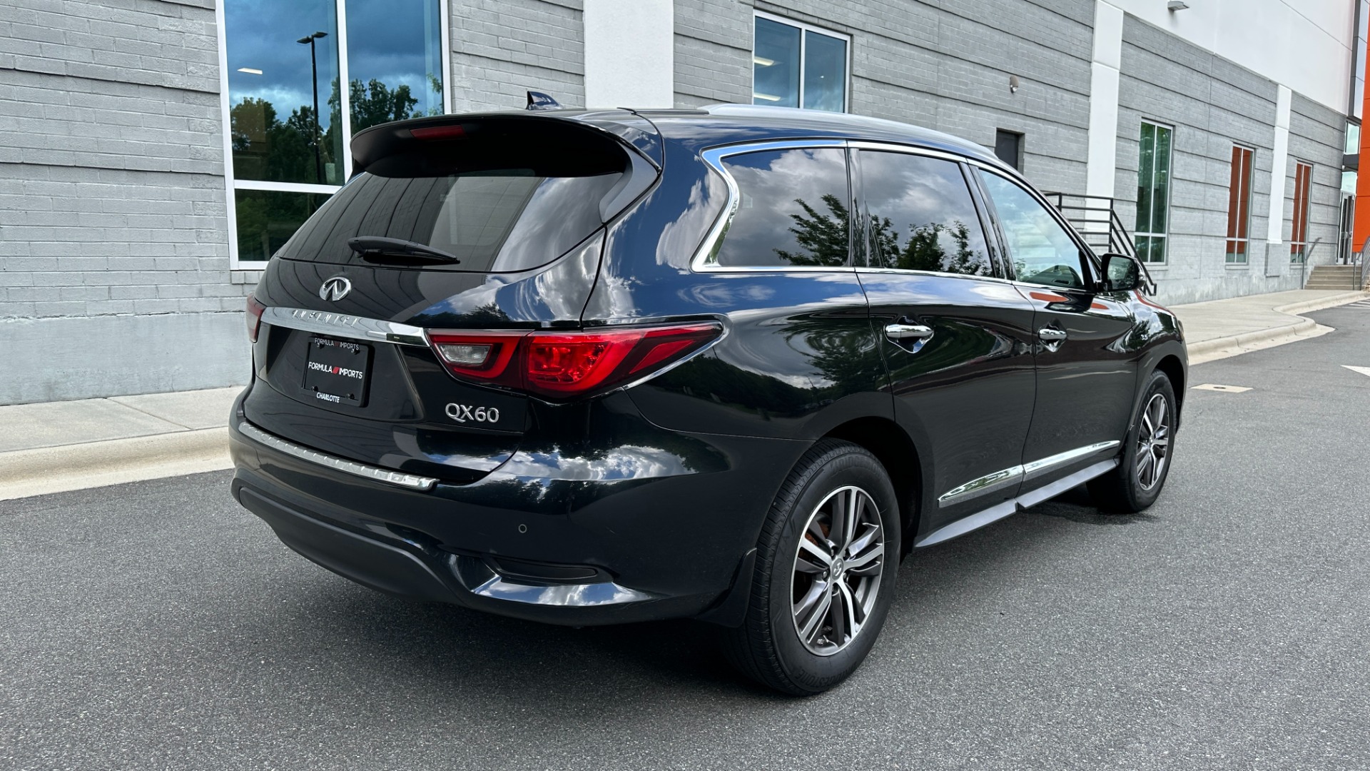 Used 2018 INFINITI QX60 for sale Sold at Formula Imports in Charlotte NC 28227 4