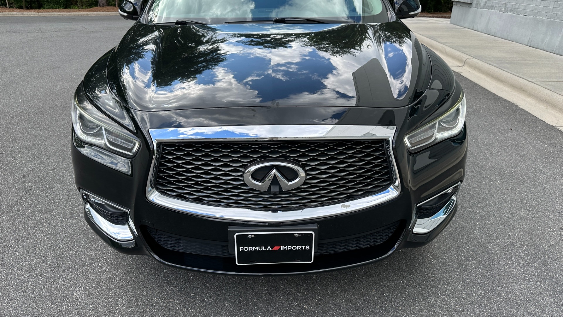 Used 2018 INFINITI QX60 for sale Sold at Formula Imports in Charlotte NC 28227 9