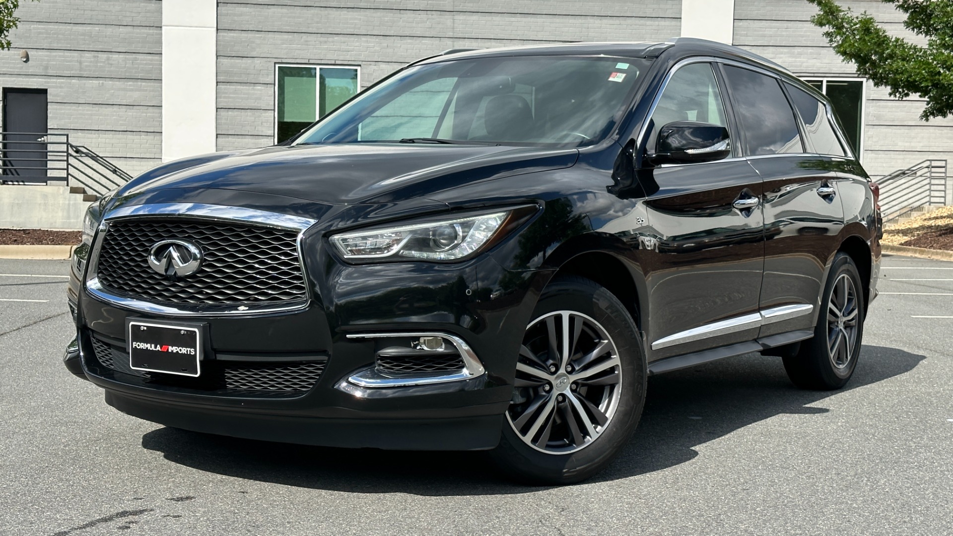 Used 2018 INFINITI QX60 for sale Sold at Formula Imports in Charlotte NC 28227 1