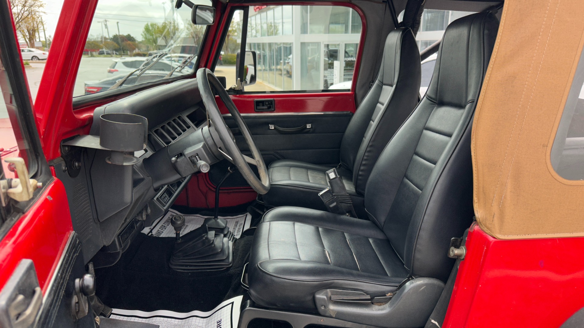 Used 1995 Jeep WRANGLER SOFT TOP / 4CYL ENGINE / 5SPD GEARBOX / BUMPERS / AC / UPGRADED RADIO for sale $8,900 at Formula Imports in Charlotte NC 28227 12