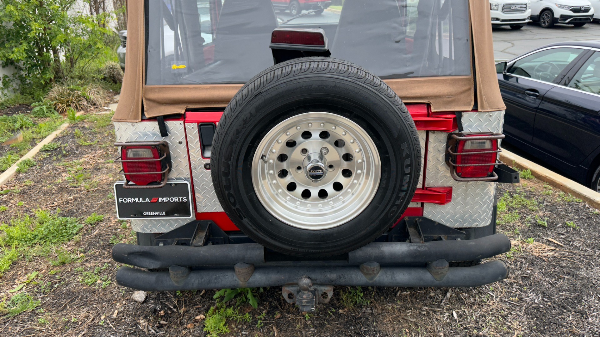 Used 1995 Jeep WRANGLER SOFT TOP / 4CYL ENGINE / 5SPD GEARBOX / BUMPERS / AC / UPGRADED RADIO for sale $8,900 at Formula Imports in Charlotte NC 28227 4