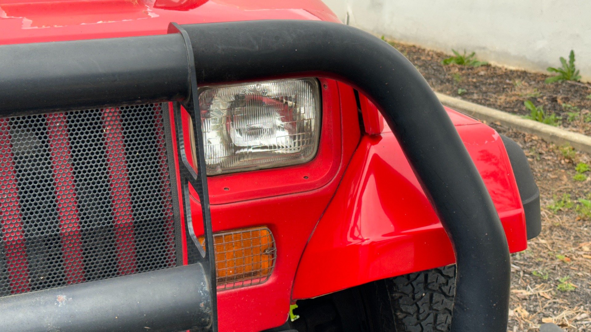 Used 1995 Jeep WRANGLER SOFT TOP / 4CYL ENGINE / 5SPD GEARBOX / BUMPERS / AC / UPGRADED RADIO for sale $8,900 at Formula Imports in Charlotte NC 28227 46