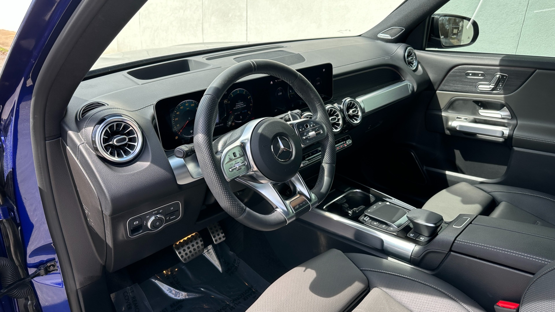Used 2021 Mercedes-Benz GLB AMG GLB 35 / BURMESTER SOUND / NAPPA LEATHER / PERF STEERING / MATTE AMG WH for sale $53,495 at Formula Imports in Charlotte NC 28227 11