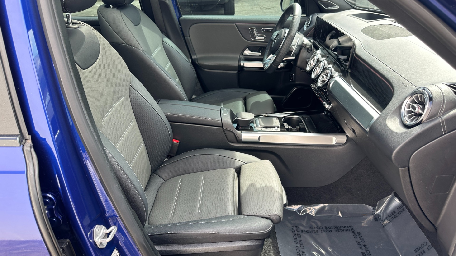 Used 2021 Mercedes-Benz GLB AMG GLB 35 / BURMESTER SOUND / NAPPA LEATHER / PERF STEERING / MATTE AMG WH for sale $53,495 at Formula Imports in Charlotte NC 28227 34